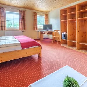 Standard Zimmer mit Kingsize-Bett